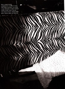 vogue_italia_mar_1995_56.thumb.jpg.7ed8dae655a2185c9fe5dc1a28a04a1f.jpg