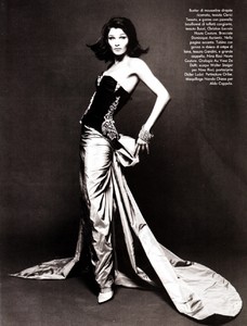 vogue_italia_supp_mar_1995_28.thumb.jpg.29734f840a9f631628f720f2e48a1da3.jpg