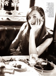 vogue_italia_supp_mar_1995_49.thumb.jpg.f0e7acc0506e8fedd5637f51196d5f38.jpg