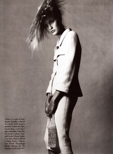 vogue_italia_supp_mar_1995_6.thumb.jpg.eb5beefb9e105a90a1fcb7e958e895fa.jpg