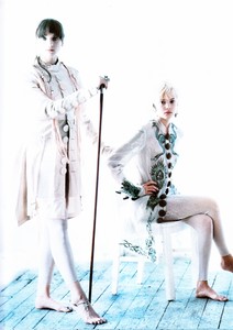 vogue_paris_feb_1994_4.thumb.jpg.816601ef1383c82c4969ece9be9d2958.jpg