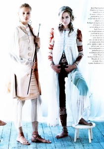 vogue_paris_feb_1994_5.thumb.jpg.3f29b7c373312b343419f99b2d5c7e84.jpg