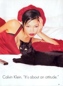 von_Unwerth_Vogue_US_April_1994_04.thumb.jpg.6334acb78f8fe1b1fcf06bbce25e1b8f.jpg