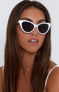 white-cat-eye-sunnies-54_4000x4000_crop_bottom.jpg