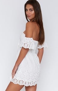 white-embroidery-dress-6_4000x4000_crop_bottom.jpg