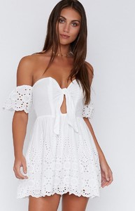 white-embroidery-dress-8_4000x4000_crop_bottom.jpg