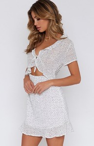 white-spot-dress-57_4000x4000_crop_bottom.jpg