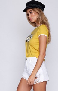 yellow-rebel-tee-119_4000x4000_crop_bottom.jpg