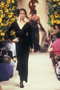 yves-saint-laurent-hc-fw-1994-21.thumb.jpg.9b0e993c0981b29b0f766a056fe4bae8.jpg