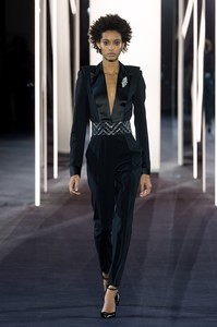 01-Azzaro-Spring-18-Couture.thumb.jpg.78d1d5d9c0f4e9ab2641a34f64f7257f.jpg