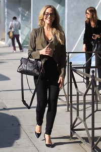 0107140257064_10_63465328_julie-benz-11.jpg