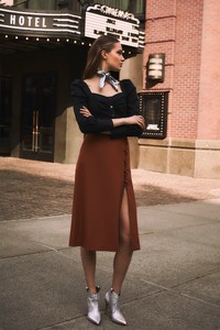 03-veronica-beard-fw-18.thumb.jpg.89d22afceae8be42e8bbf84dd63dd934.jpg