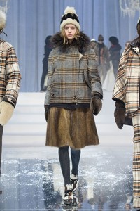 04-moncler-grenoble-fall-2017.thumb.jpg.03514c0ee5e4b5ca1760b4c10ad2569f.jpg