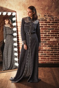 05-veronica-beard-fw-18.thumb.jpg.668b0218bffa748bd87086f9b4ffa090.jpg