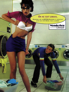 07-20_ans_wonderbra-pub-adriana-karembeu_1997_09_15_presse_157061_0.jpg