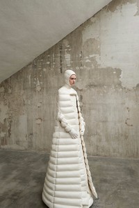 07-moncler-pierpaolo-piccioli-fall-18.thumb.jpg.f7f898f23fc1ab2d47114ec5e6622301.jpg