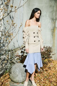 09-jonathan-simkhai-pre-fall-18.thumb.jpg.594bccd20c5b895d630a20b7ed3fa27d.jpg