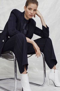 10-camilla-and-marc-fw-18.thumb.jpg.cc7fbc0cbbfb36e8ce23e2a035d7caa8.jpg