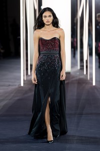 15-Azzaro-Spring-18-Couture.thumb.jpg.b461a7a246321bc0ff40576e705fa3f3.jpg