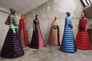 15-moncler-pierpaolo-piccioli-fall-18.thumb.jpg.3614a2c8a23edbf1da813adbfb8bd3bd.jpg