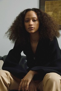 17-khaite-fall-18.thumb.jpg.02d268b64f9240247b45e2b6e85f6f09.jpg