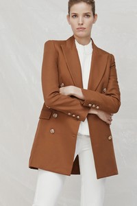 19-camilla-and-marc-fw-18.thumb.jpg.6aff518818e75730ac3d8df6e20ef386.jpg