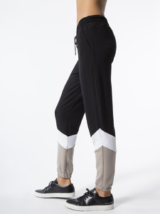 2-beyond-yoga-living-easy-chevron-sweatpant-bottoms-black-timber-color-block.jpg