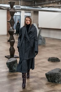 20-the-row-fall-ready-to-wear-2018.thumb.jpg.0c558ce1ac0660708d6c91895ea0b39c.jpg