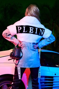 22-philipp-plein-pre-fall-2018.thumb.jpg.b5c30a7a38086cfa8df420a4a95597d0.jpg