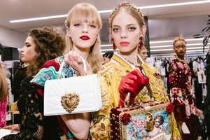 23-dolce-gabbana-fw18-backstage-corey-tenold.jpg