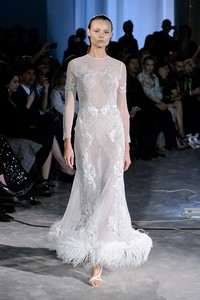 24-francesco-scognamiglio-couture-ss-2018.thumb.jpg.128e1517367e0defa720eb67e389719f.jpg