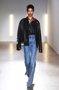 40-christian-dada-mens-fall-18.thumb.jpg.fd04c4855fe3e8b44bd1d90ead046464.jpg