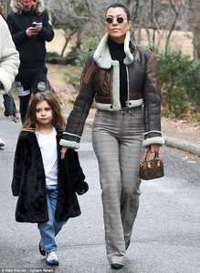 48E26C1D00000578-5350861-Tis_the_season_New_York_Fashion_Week_is_just_days_away_and_Kourt-a-10_1517783933021.jpg