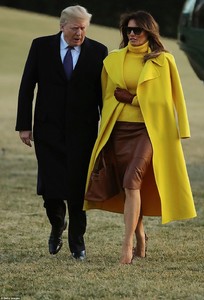 48E9443400000578-5354089-The_president_and_first_lady_are_photographed_returning_to_the_W-a-74_1517873735912.jpg