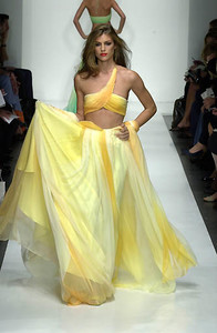 5a72a6b68f210_LloydKleinSS2001NYFW6.thumb.jpg.64a98e2fc34c451a72ad34d484b75700.jpg