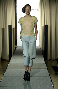 5a75a9cfb652d_MicheKimsaSS2001NYFW4.thumb.jpg.538faa417308ab53fb0f67fde13c8a7b.jpg