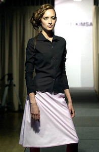 5a75a9d664445_MicheKimsaSS2001NYFW10.thumb.jpg.1c95d86d0420cc5cc86a5a665d981b3e.jpg