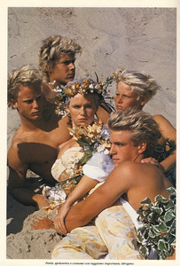 5a76e7ff23fda_LeiFebruary1985arrivaillookfloralebyherbritts6.thumb.jpg.848540346a57ece7265dbab8c771e419.jpg
