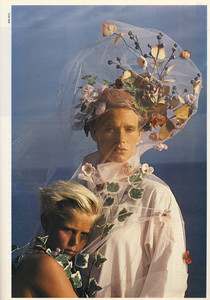 5a76e801bb17b_LeiFebruary1985arrivaillookfloralebyherbritts7.thumb.jpg.aec61dd6c2aeb555a1250e113c118b47.jpg