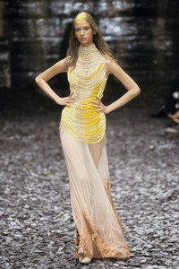5a773beb9b844_ALEXANDER-MCQUEEN-FALL-2000-karolina(2).thumb.jpg.bc50e1fda1ec39ed3d1e977dfb117baf.jpg