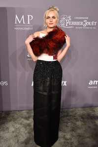 Andreja+Pejic+2018+amfAR+Gala+New+York+Arrivals+EyIVz8Nbg8Jx.jpg