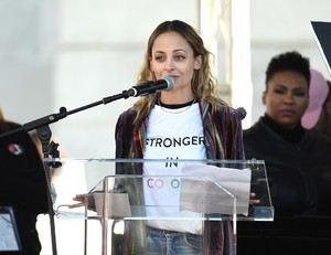 Nicole+Richie+2018+Women+March+Los+Angeles+07ya_hIoMdYx.jpg