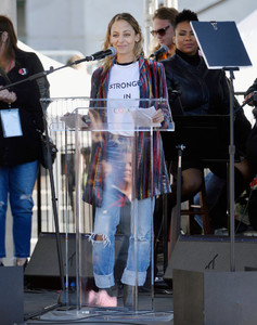 Nicole+Richie+Women+March+Los+Angeles+2018+jP2hGpL6vnTx.jpg