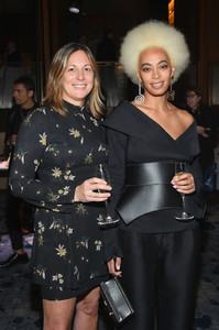 Solange+Stuart+Weitzman+FW18+Presentation+MEJ5ynexFyZx.jpg