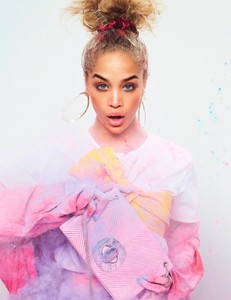 5a7e180d82c8a_LoveMagazine18SpringSummer20189.thumb.jpg.d6053f26ad292b5554def9711e1d4a4e.jpg
