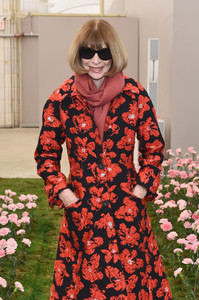 Anna+Wintour+Tory+Burch+Backstage+Front+Row+kUfE04fgceXx.jpg