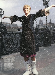 glamour russia nov 2005 10.jpg