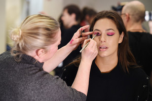 Ashley+Graham+Christian+Siriano+Backstage+DObXTxD1UAPx.jpg