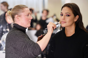 Ashley+Graham+Christian+Siriano+Backstage+V8ubPvb7tgyx.jpg