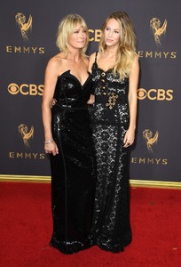 Dylan+Penn+69th+Annual+Primetime+Emmy+Awards+rgE1gHL2_agx.jpg